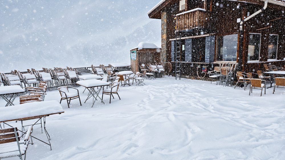 Schneefall auf der Terrasse